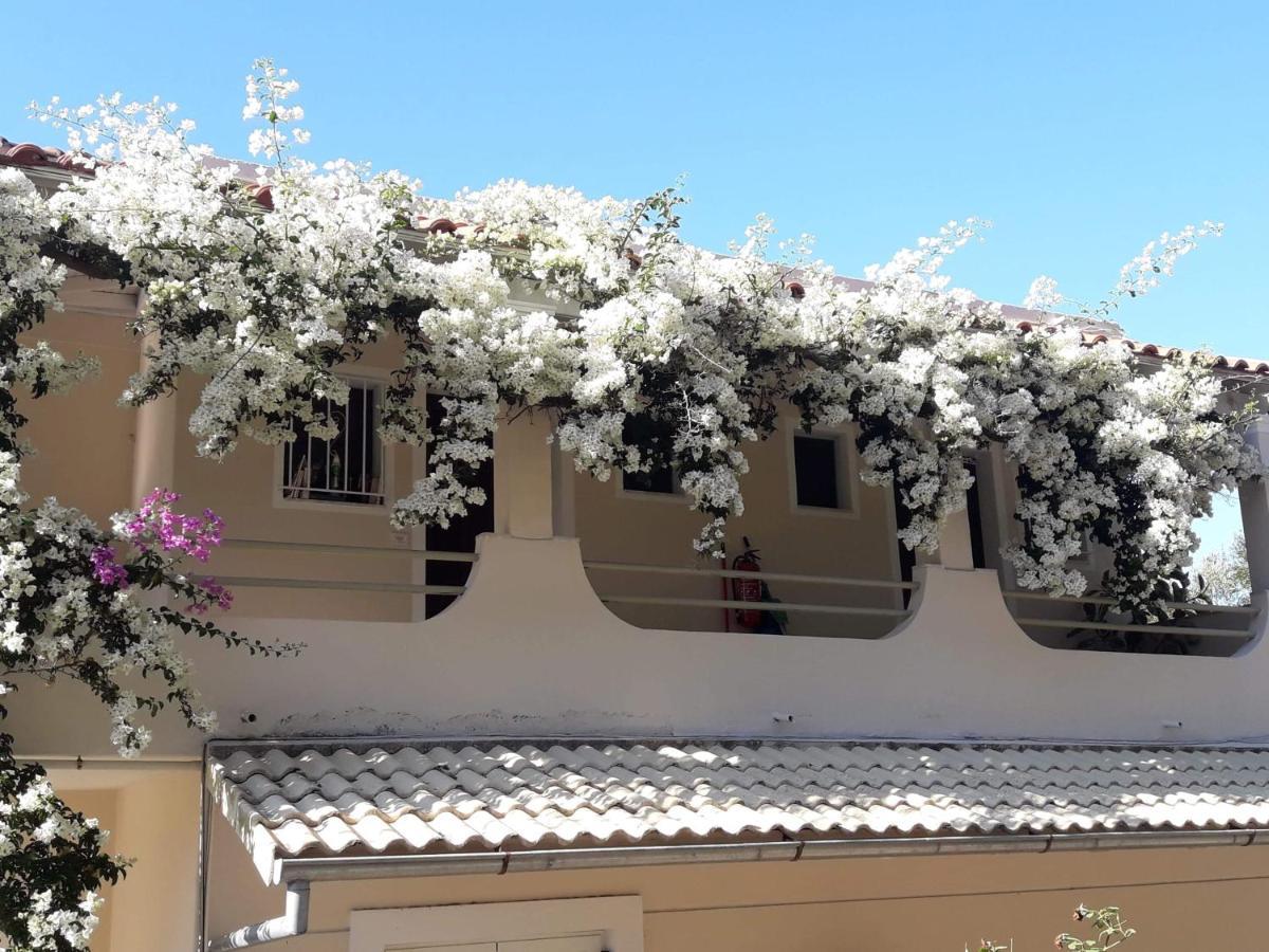 Makis Apartments Arillas Agiou Georgiou Esterno foto
